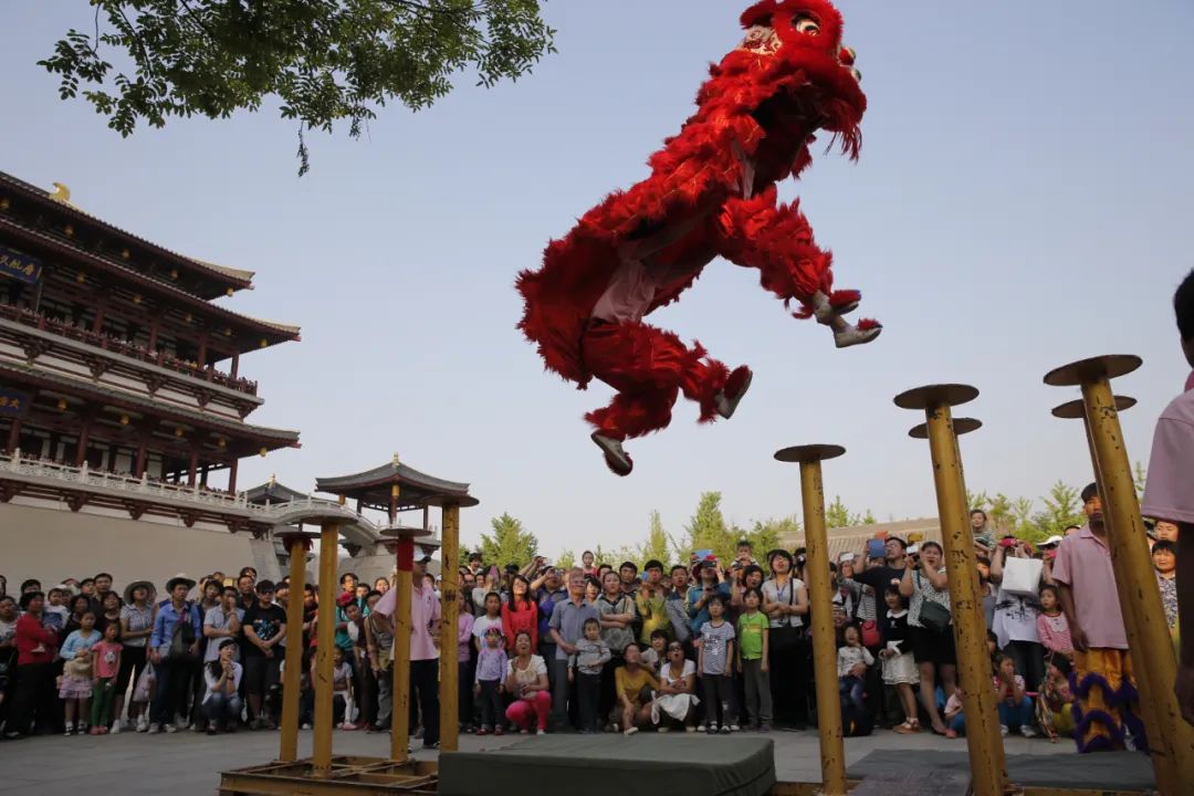 陈团结：城墙内外