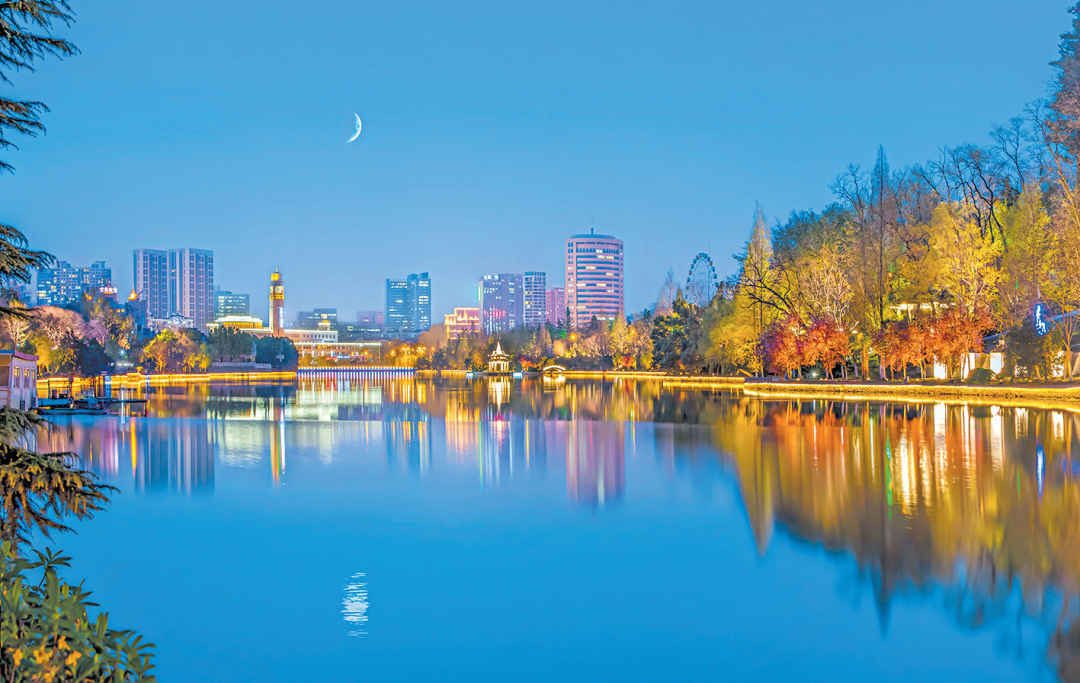 蓝色调照片，给人一种宁静的感觉