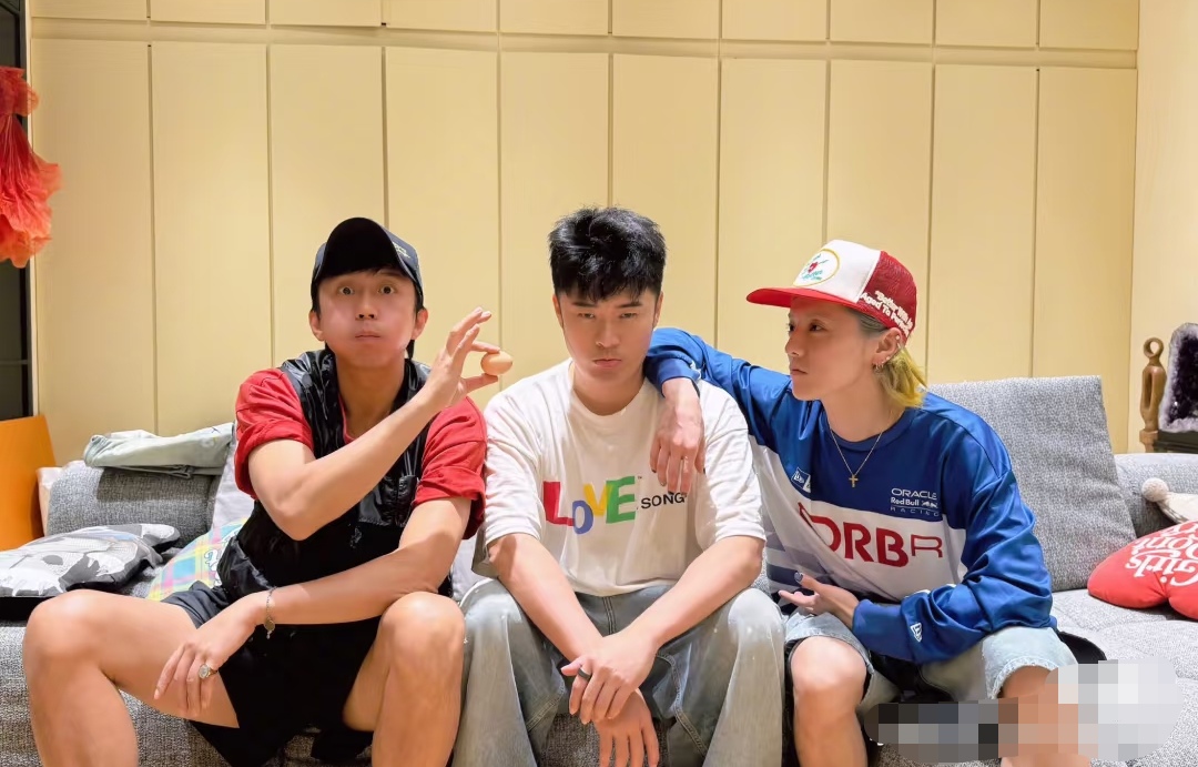 邓超回应与鹿晗聚餐：兄弟情谊，无需多言