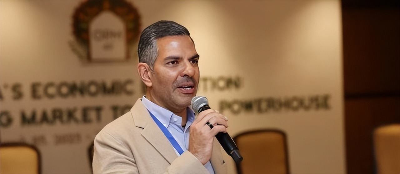 印度酒店大亨卡普尔意外离世：一场令人唏嘘的悲剧​