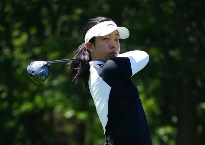 刘国梁女儿在美国夺得高尔夫冠军，目标剑指大满贯​