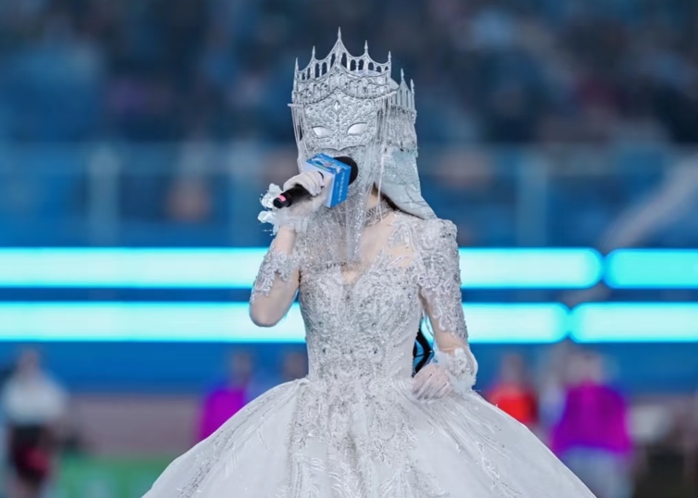 票价 268 到 968 元！旺仔小乔 “不露脸演唱会” 为何让网友吵翻？