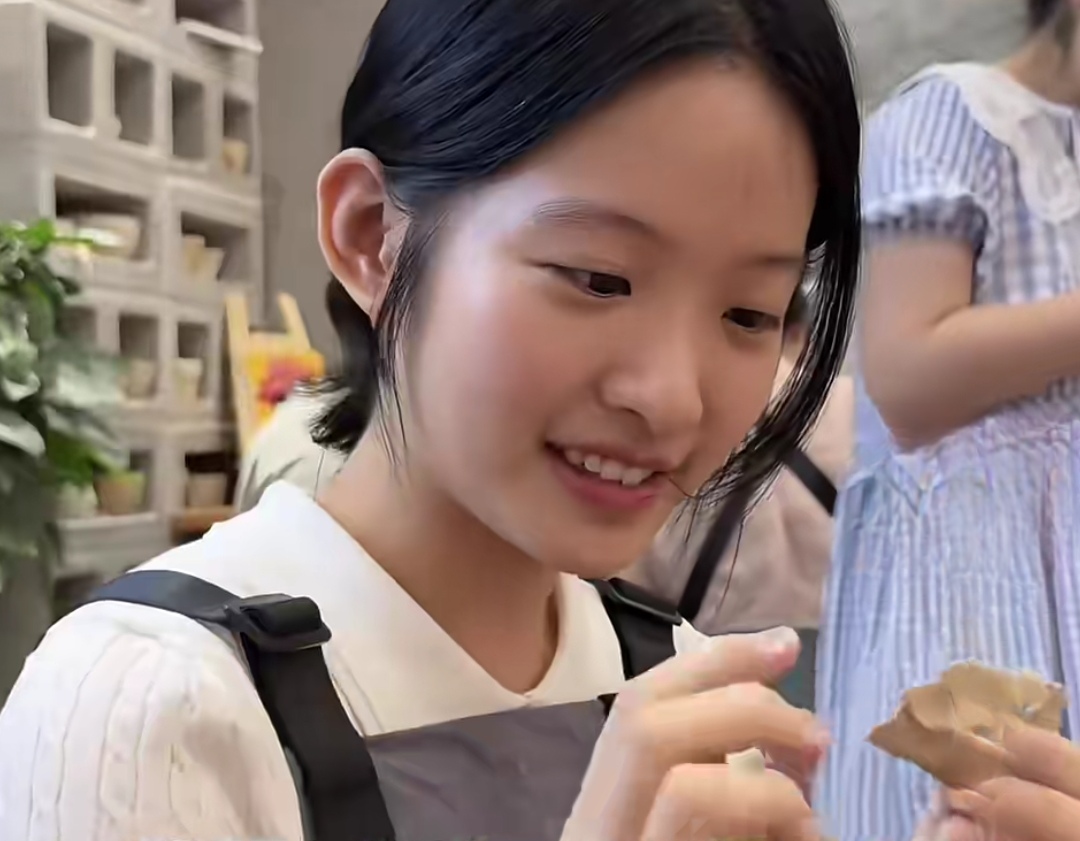 酷似林依晨的重庆女孩考上心仪大学，分数比预期还高！