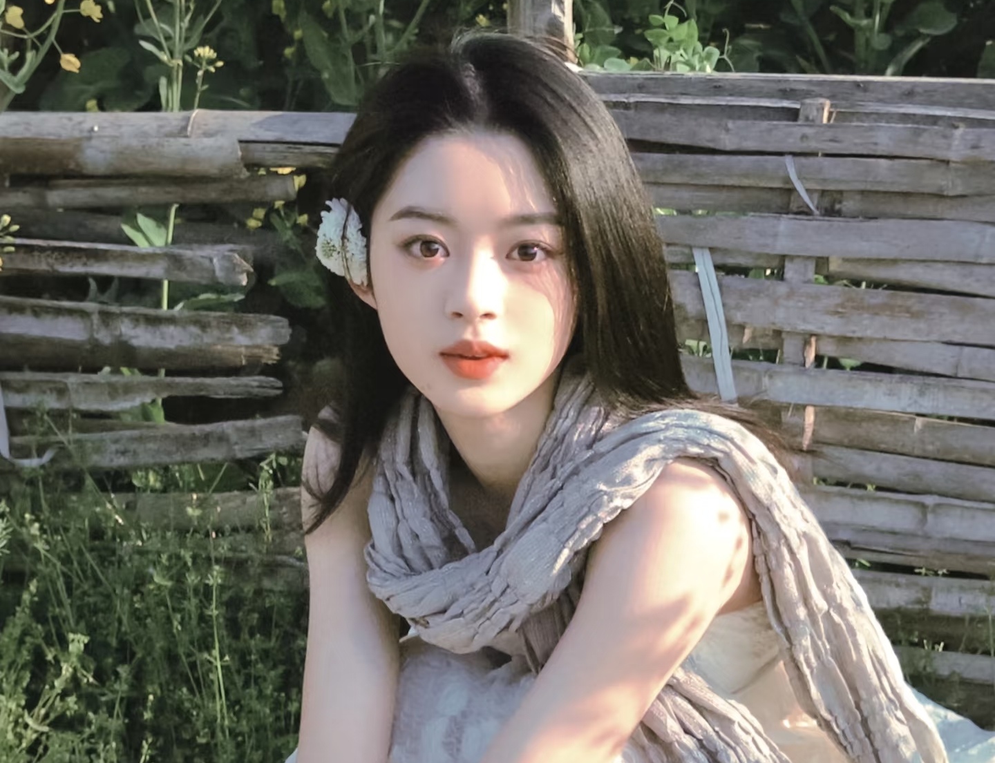 黄杨钿甜事件大起底：230 万耳环竟是玻璃的？亿元别墅也不实！