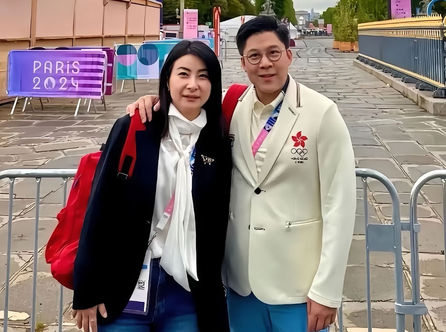 甜度超标！霍启刚跨国追妻，见证郭晶晶名人堂荣耀时刻