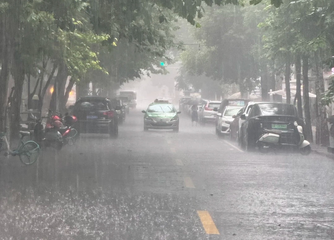 暴雨持续！成都西部河流或现洪水，这份出行避险攻略请收好