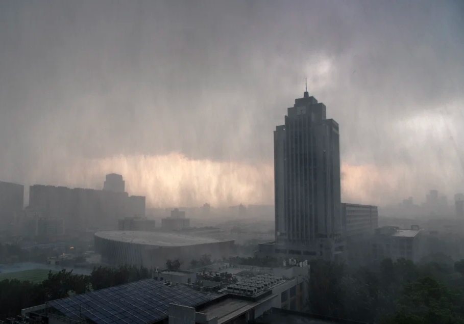 山东狂风暴雨：一天降下 424 个 “大明湖”