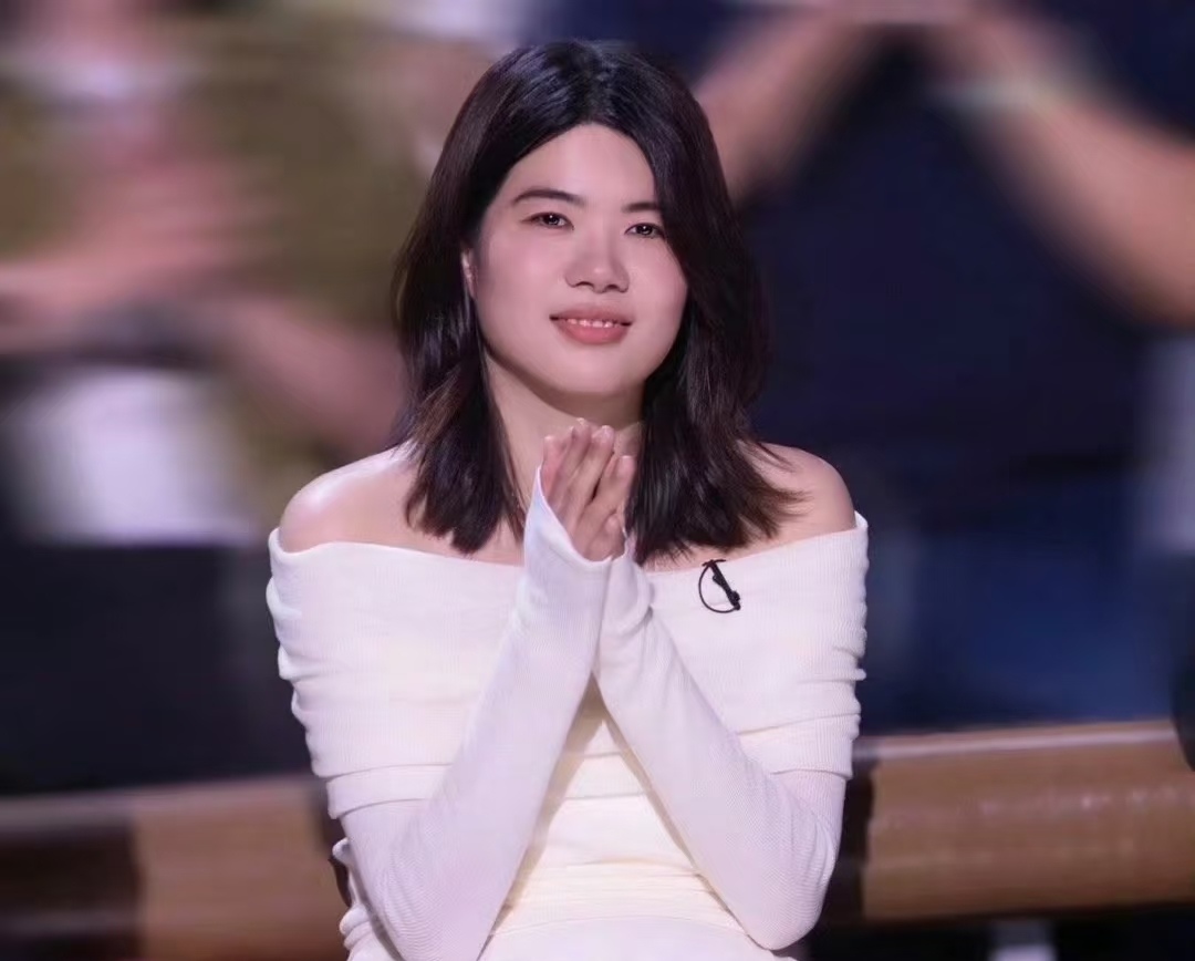 杨笠硬核出击！手撕黄牛还观众 “低价票”