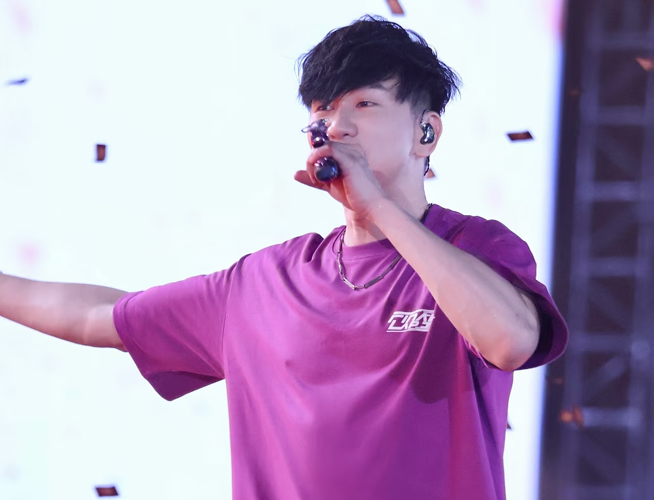 心跳不停，歌声不止：林俊杰的坚韧与热爱