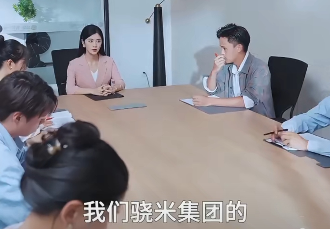 太像了！短剧里的 “余程冬”“骁米”，是在蹭华为小米热度吗？