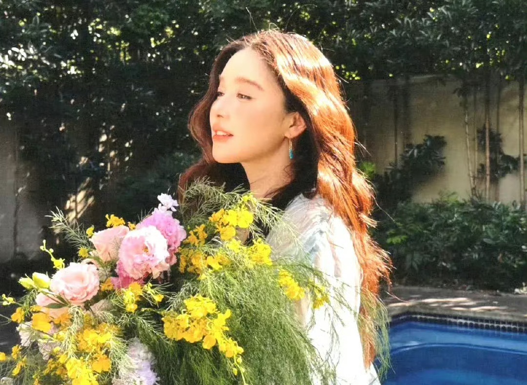 官宣了！阚清子晒圆肚照报喜，”最好的礼物” 藏着满满温柔