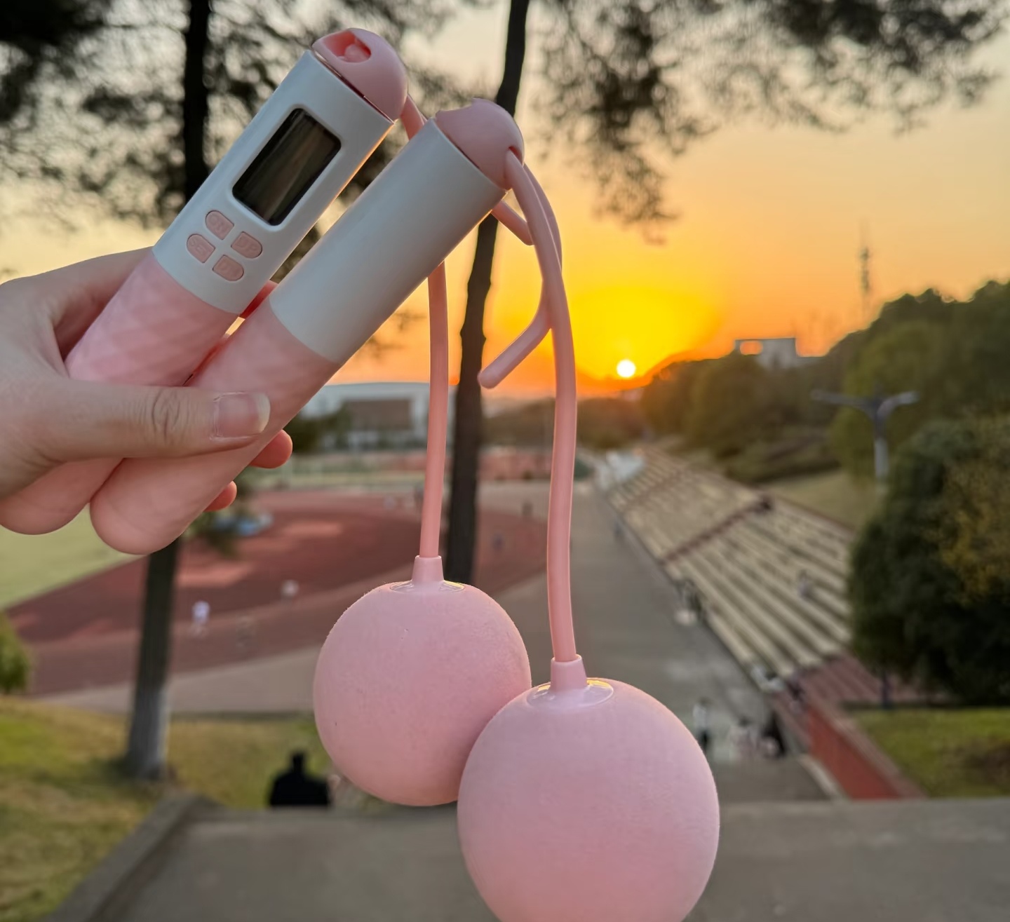 一天 150 粒减肥药：健康换的瘦，真的想要吗？