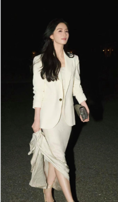 CELINE PRINTEMPS 2026 春季时装秀：一场蓄势待发的时尚狂欢​