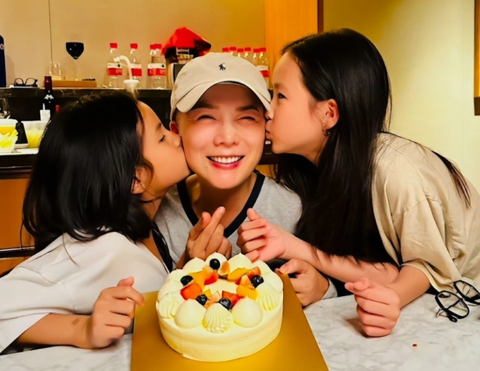 港姐季军吴文忻近况：癌症复发加离婚，豪宅搬走卖旧物