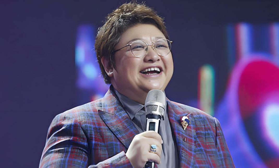 陈晓低调现身韩红演唱会：公益牵线的暖心相聚