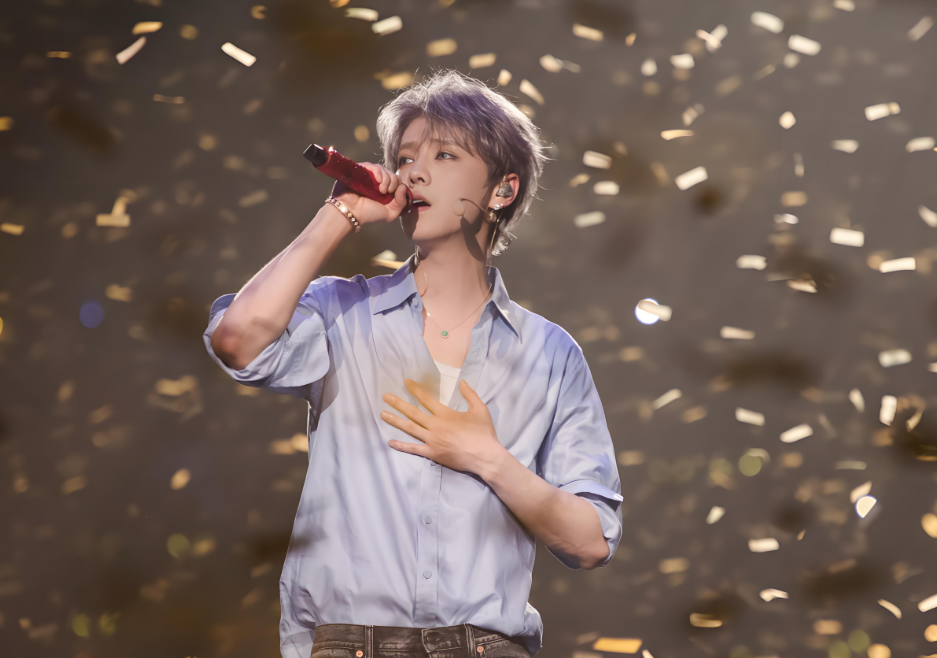 鹿晗成都演唱会摘戒引轰动，粉丝反应超热烈！