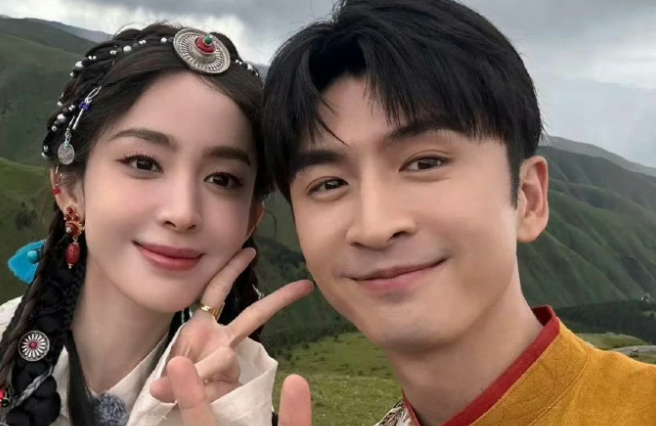 曝娜扎张云龙近况：内娱难得被全网祝福的一对