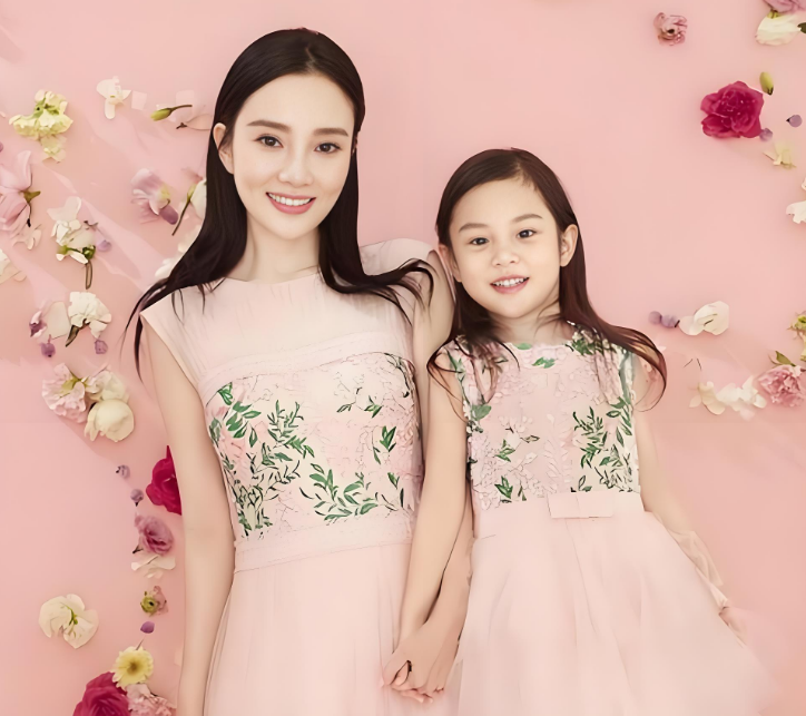 早到的母爱，挡住甜馨身边的闲话！