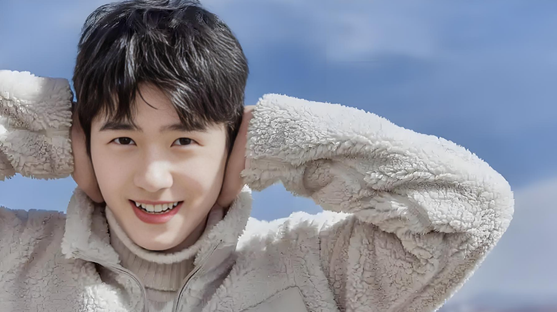 28 岁刘昊然传喜讯！《南京照相馆》热映，助他主演电影票房再创新高