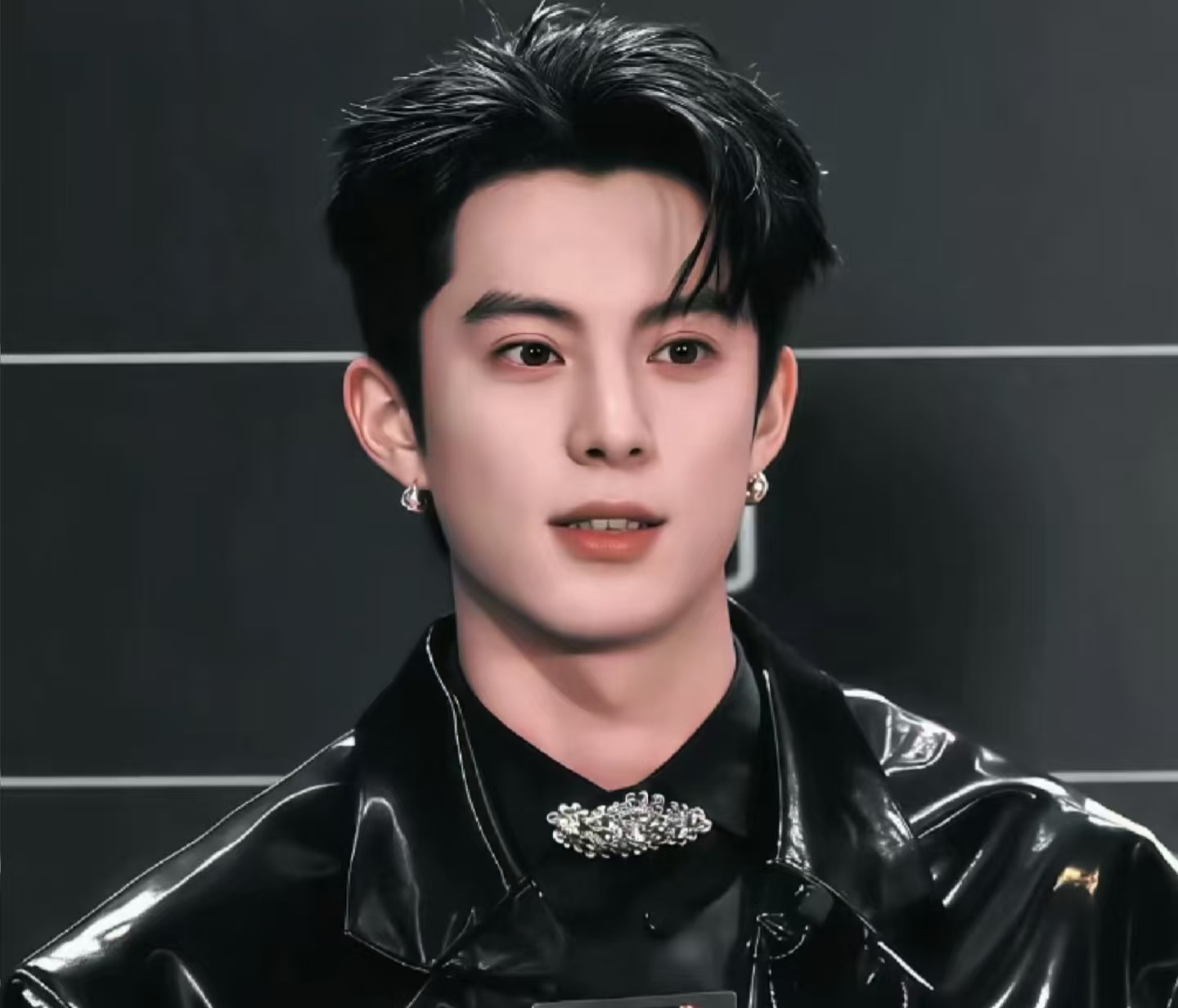 王鹤棣 “十年恋情” 录音疯传？工作室深夜硬刚：已交司法，绝不姑息