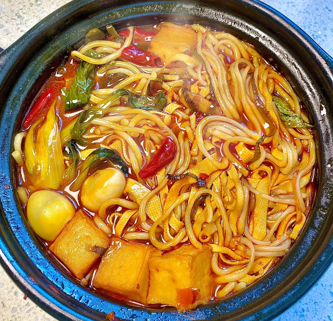 13 元砂锅饭还送砂锅，外卖老板这波操作到底图啥