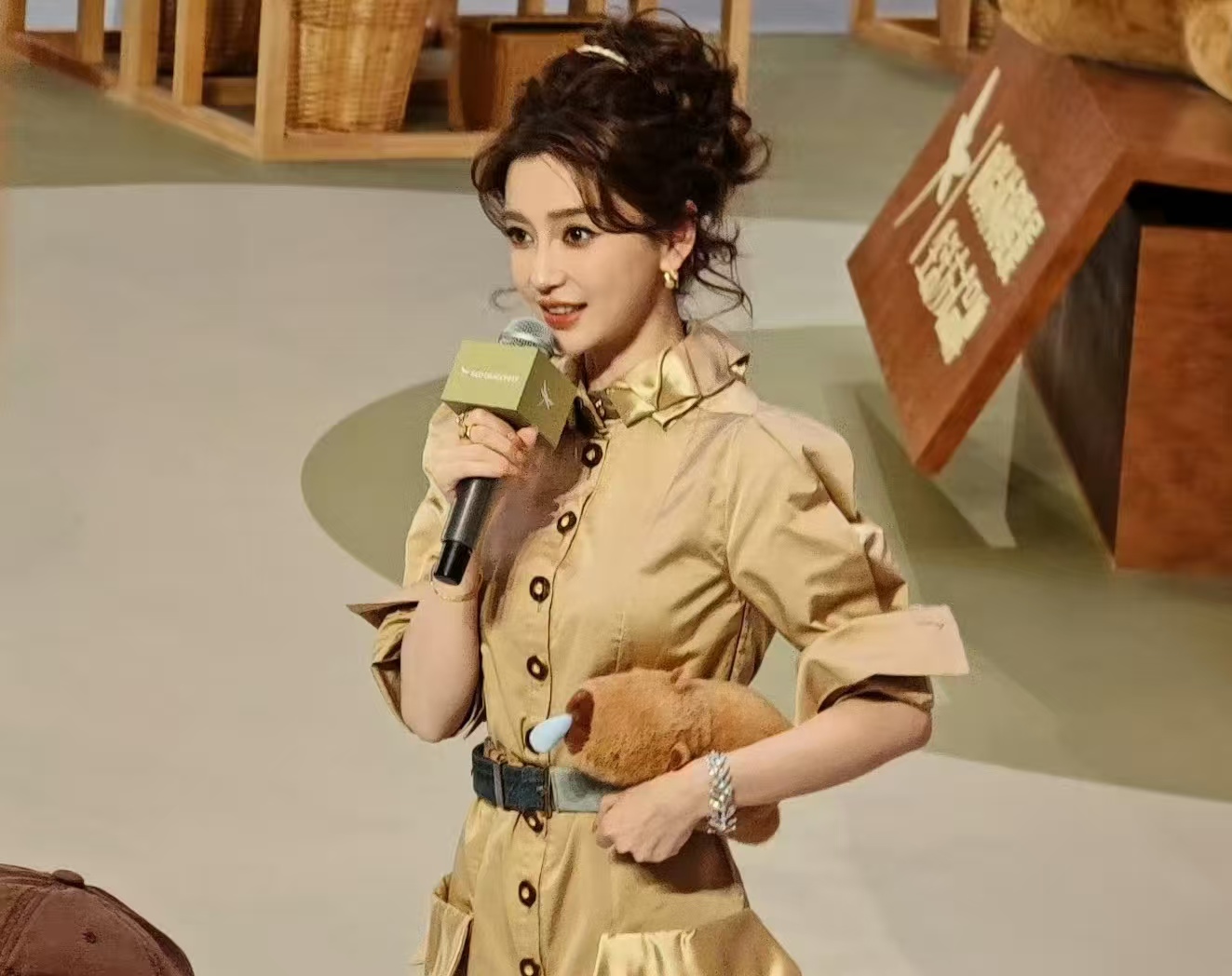 Angelababy 把周边奶茶店都点了个遍！这样宠粉也太暖心了