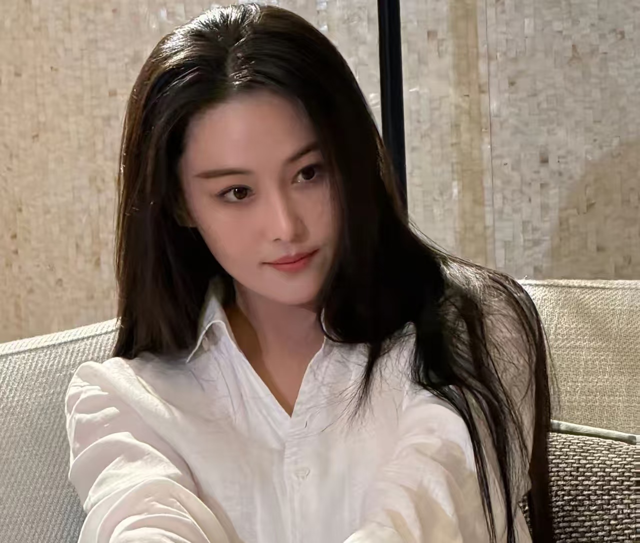 张馨予：12 年容貌几乎没变化，这冻龄也太绝了！