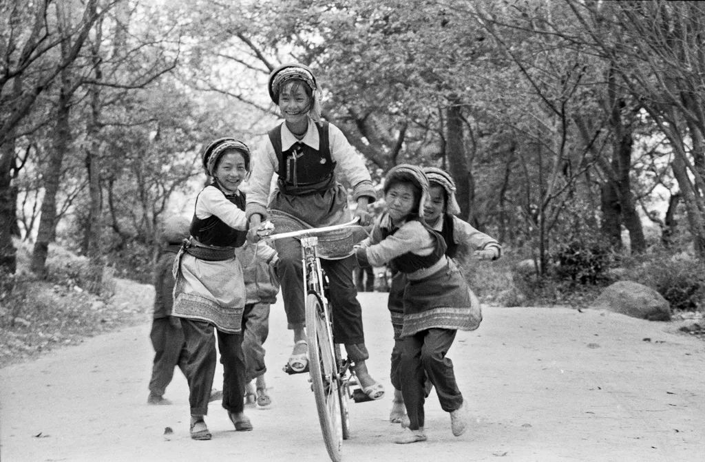 刘建明摄影60年回顾展 呈现乡土中国的云南图谱