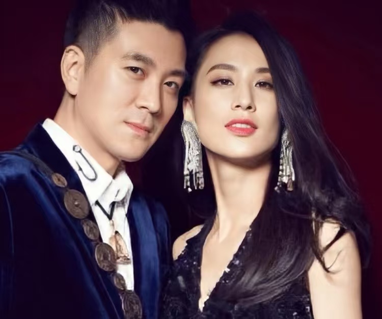 从 “豪门妻子” 到独立大女主！黄圣依证明：好的人生，从不靠婚姻捆绑