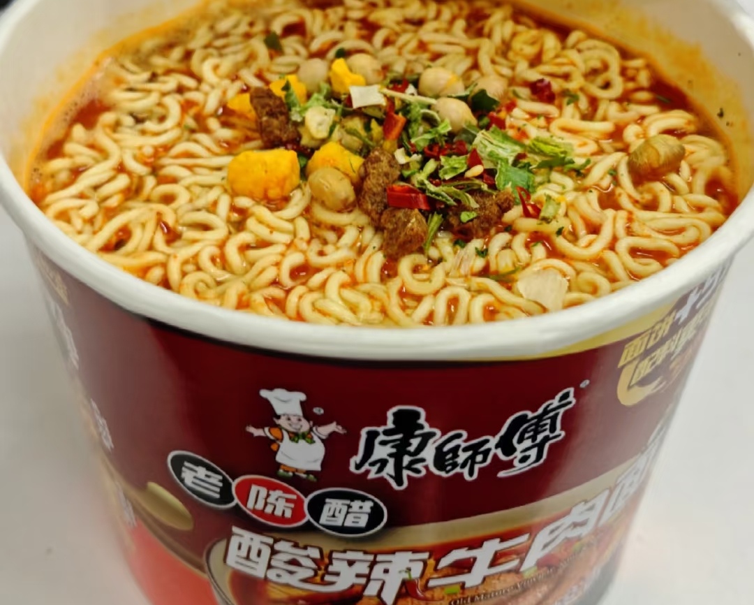 康师傅 “失宠”？饮料方便面双下滑，还能重回货架 C 位吗？