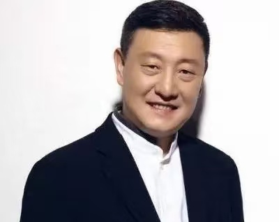 韩磊被曝婚内出轨致怀孕还扣手机？57 岁老歌手人设彻底崩了