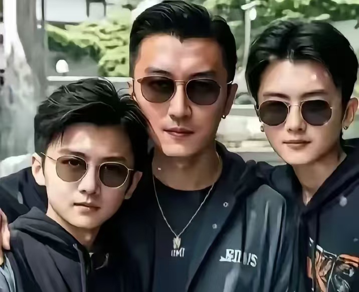 谢霆锋带 18 岁 Lucas 迪拜度假：父子像兄弟，这些细节太暖了