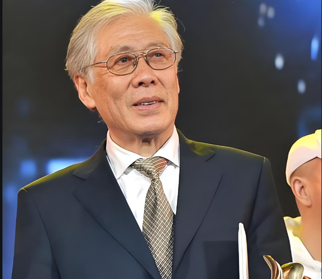 90 岁焦晃近况：老戏骨风采依旧，晚年生活暖心!