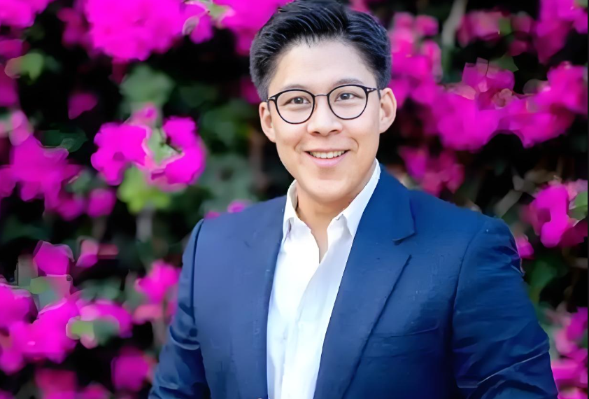 霍启刚新疆行：随和有礼显气度，夫妻同心共奋进!