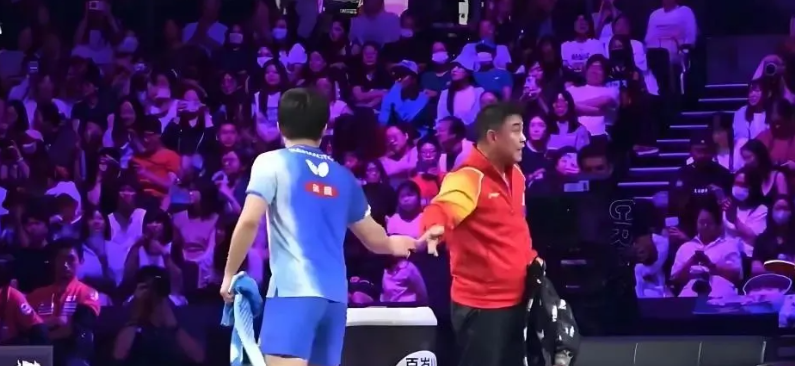 张本智和公开批评王皓：这已经不是第一次了，希望他能多一些尊重！