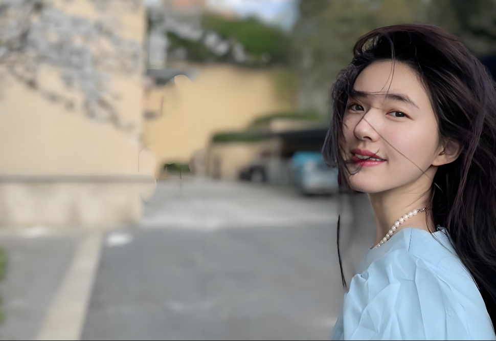 赵露思关联公司 “助农大使” 证章皆假，官方出面辟谣！