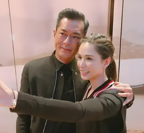 李若彤：59 岁，在时光里活出自在模样