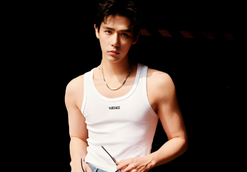 8K 实拍太空！王安宇喊你 9.5 影院打卡《窗外是蓝星》，共赴星辰之约​