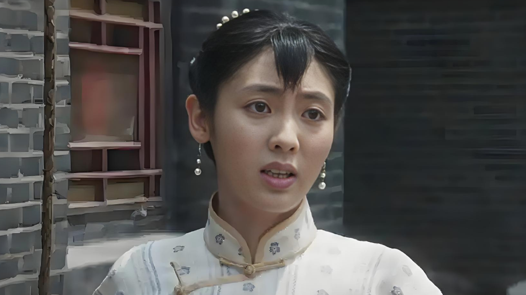 尘埃里的花与扭曲的执念 ——《生万物》苏苏之死里的时代悲歌！