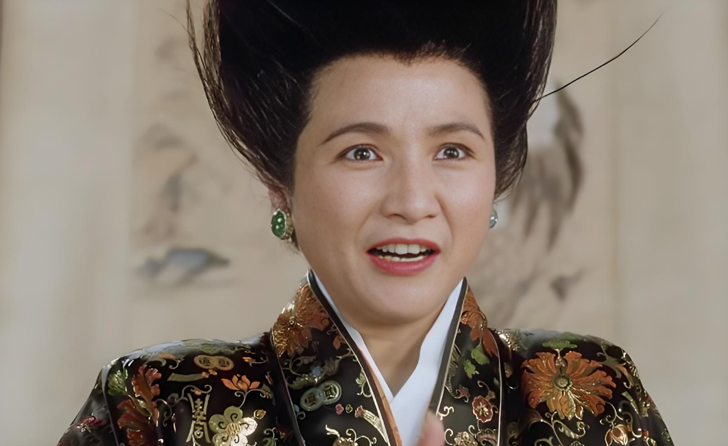 揪心！郑佩佩儿子再为妻子筹医药费：抗癌路上的难与暖