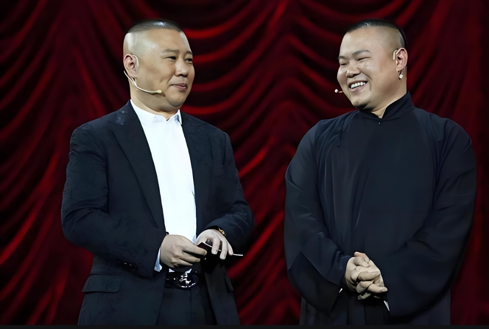 岳云鹏上央视引争议，德云社黑粉吵不停，三十年庆典能行不？