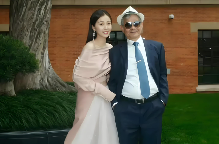 虞书欣爸爸陷 758 万借钱纠纷 开庭时间还改了两次​