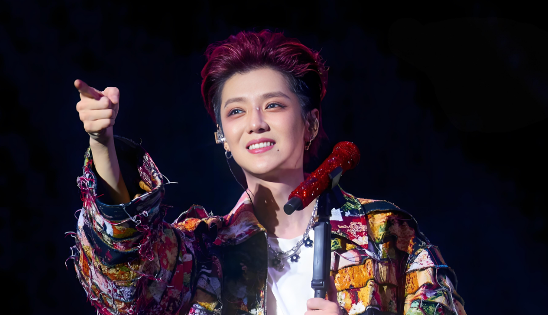 邓超突袭鹿晗南昌演唱会！这十年 “父子情” 也太暖了