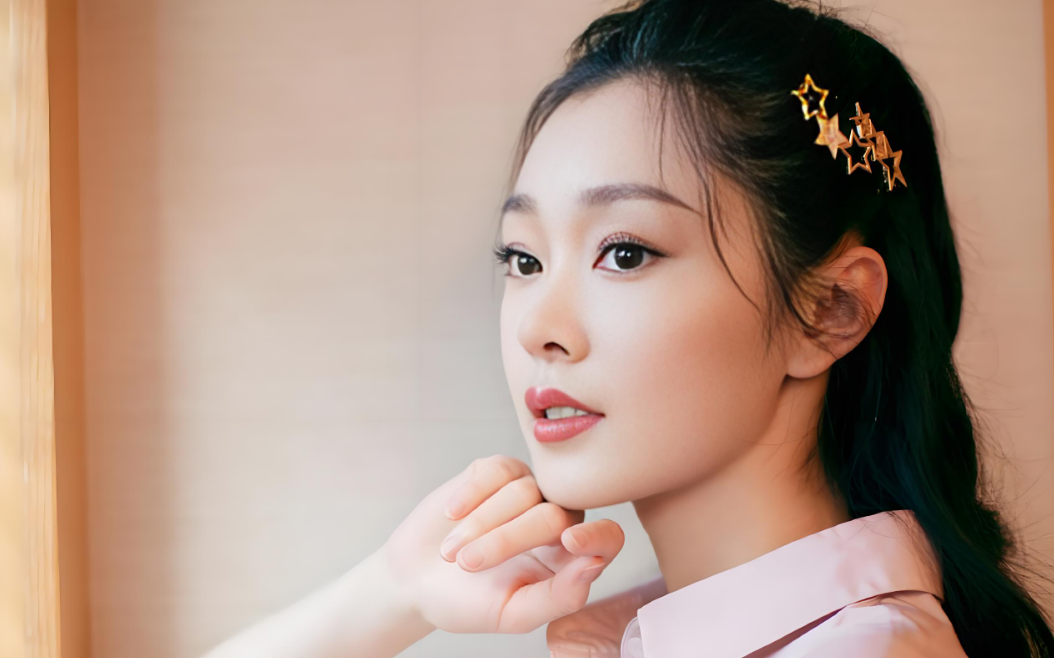 宋轶回应整容传言：换了化妆师而已，生图还是美