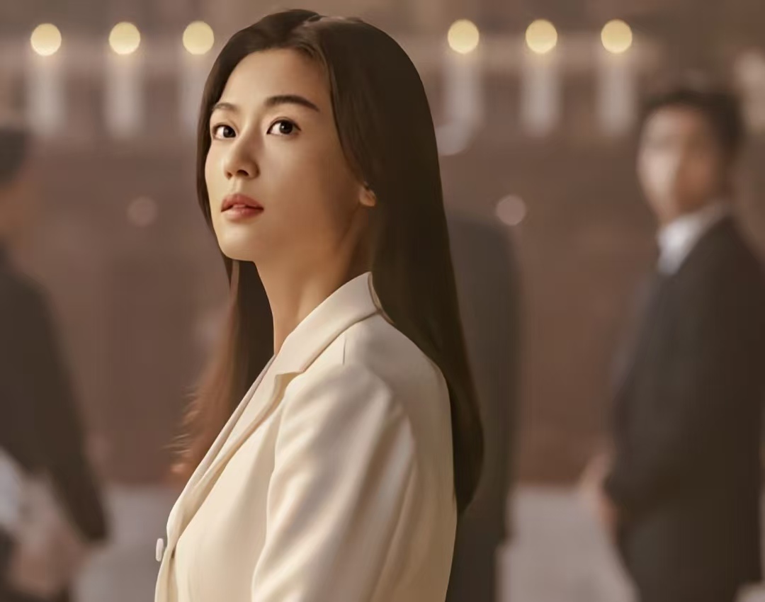 全智贤彻底栽了！《暴风圈》抹黑中国引众怒，亿级代言崩了、韩娱都慌了