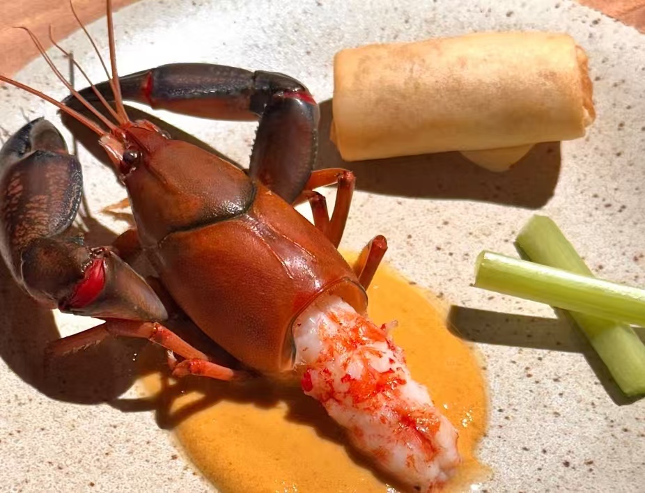 上轮刚做春卷，这轮就玩 “颠覆”！一口千丝酥，连谢霆锋都忍不住 “真香”