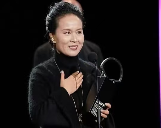 赵箫泓首演电影就拿圣塞影后，中国电影再登国际大舞台！