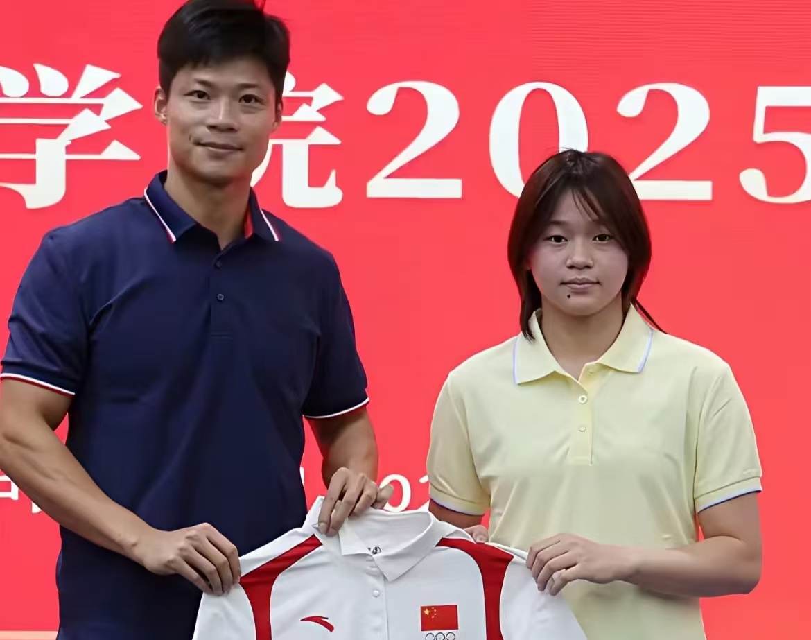 婵宝暨南开学！广州校园追星，湛江老家发月饼跨省沾喜