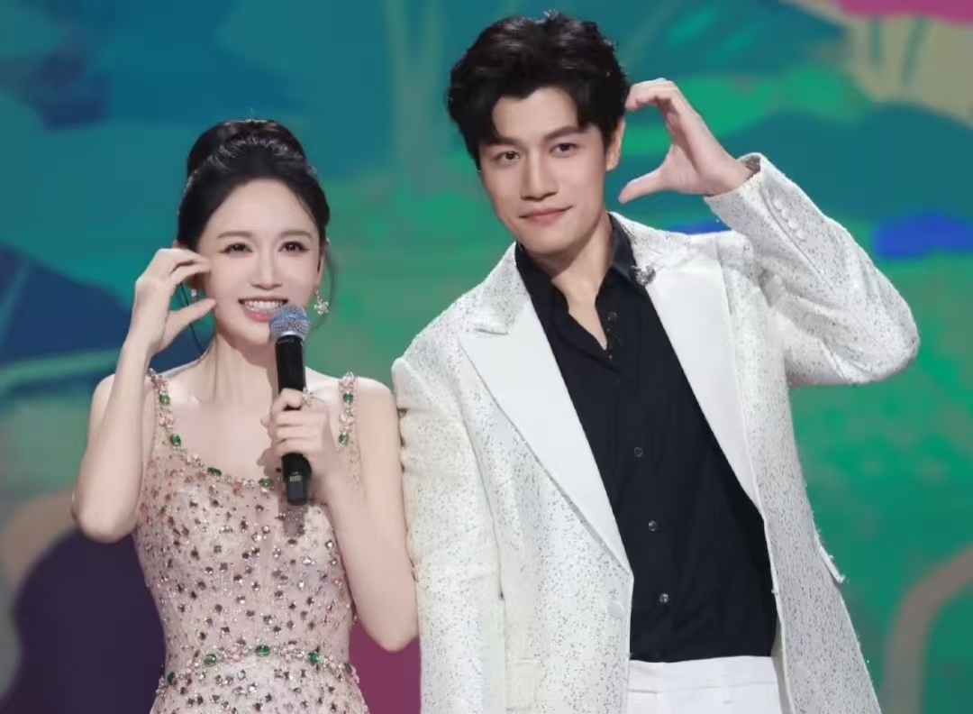 明星夫妻同陷 “睡眠难题”！一个怕热一个怕冷互遭罪，陆毅 “换睡” 神招绝了