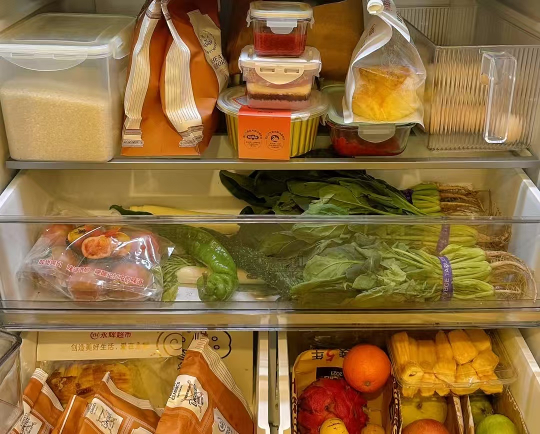 冰箱买贵的真不是交智商税？看完这保鲜效果服了